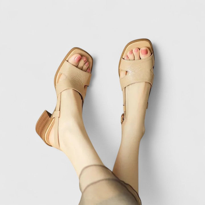 Eleonora | Low-heeled sandals